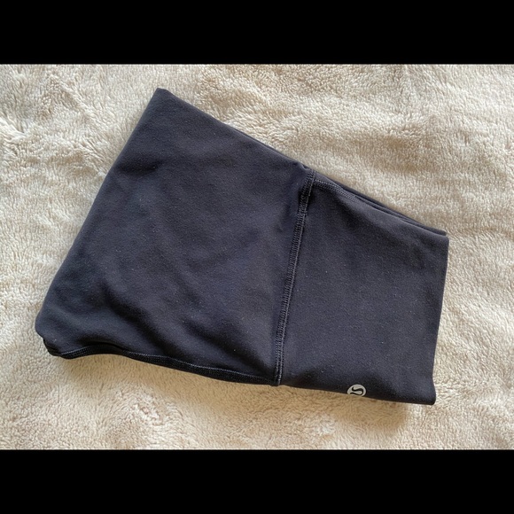 Black lululemon wunder under - Picture 2 of 3